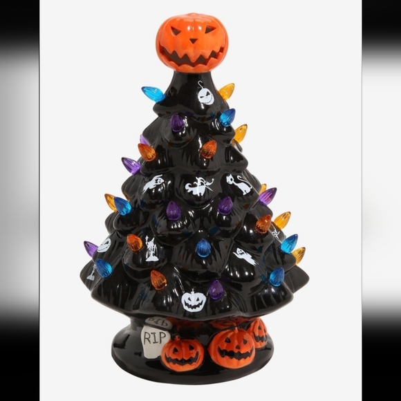 Nightmare before Christmas led light up tree - Picture 2 of 2